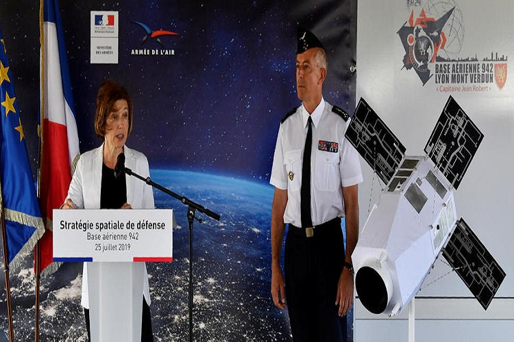 Satelit Prancis Akan Memiliki Senapan Mesin dan Power Laser pada tahun 2030