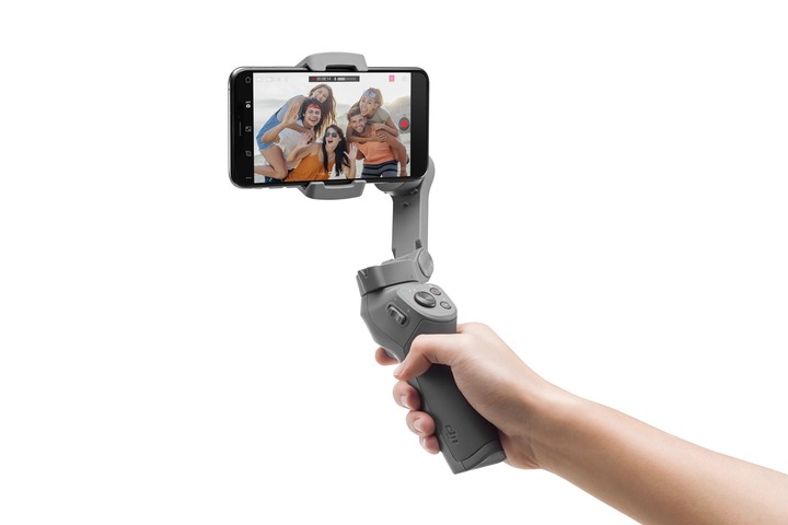 Stabilisator kamera ponsel genggam DJI Osmo Mobile 3 diumumkan
