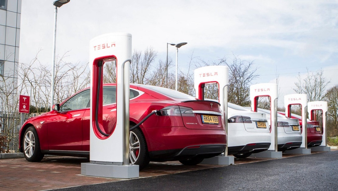 Tesla Meningkatkan Kapasitas Pengisi Daya Supercharger di Eropa