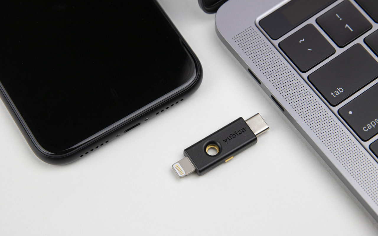 YubiKey 5Ci adalah kunci keamanan pertama dengan Lightning dan USB-C