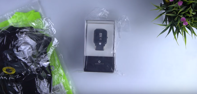 Recension av Xiaomi Amazfit Beep Lite Smartwatch, pris och specifikationer 1