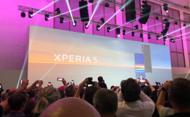 Sony Xperia 5 adalah mid-ranger Android yang sangat tinggi
