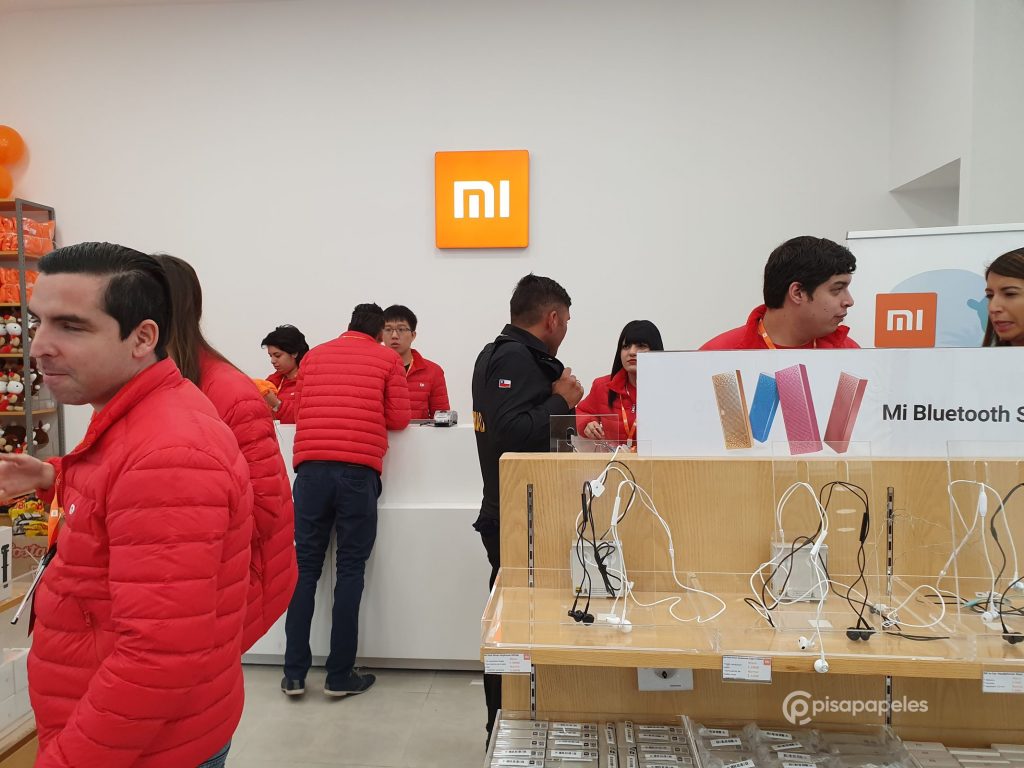 Dengan bantuan lebih dari seribu orang, Xiaomi Mi Store kedua dibuka di Chili 4