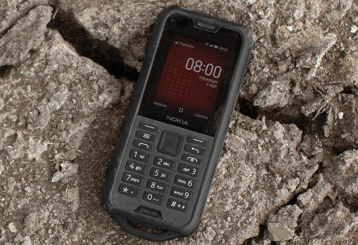 Nokia 3310 har redan en rival: den oförstörbara Nokia 800 kommer