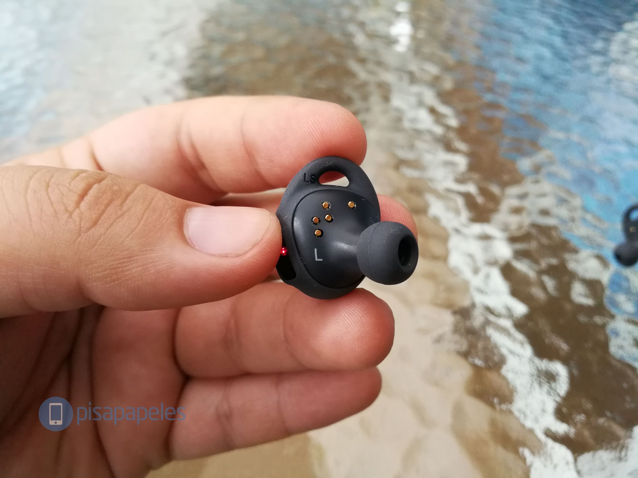 Samsung Gear IconX Review 6 