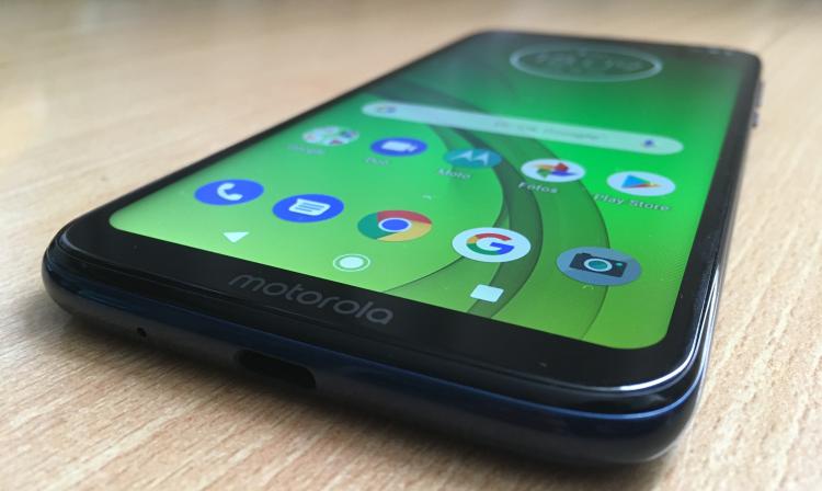 Sekali lagi Motorola akan mengambil perangkat kelas atas yang menarik dengan konektivitas 5G