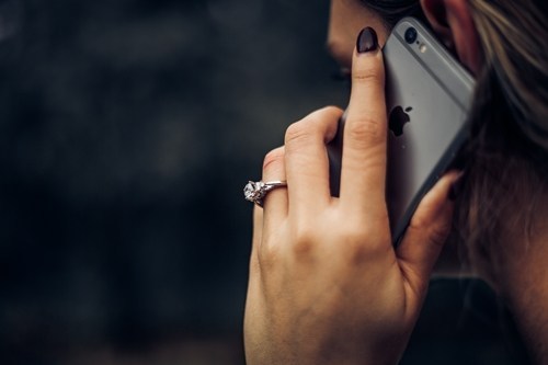 Cara Membuat Nomor Telepon Anda Privat di iPhone