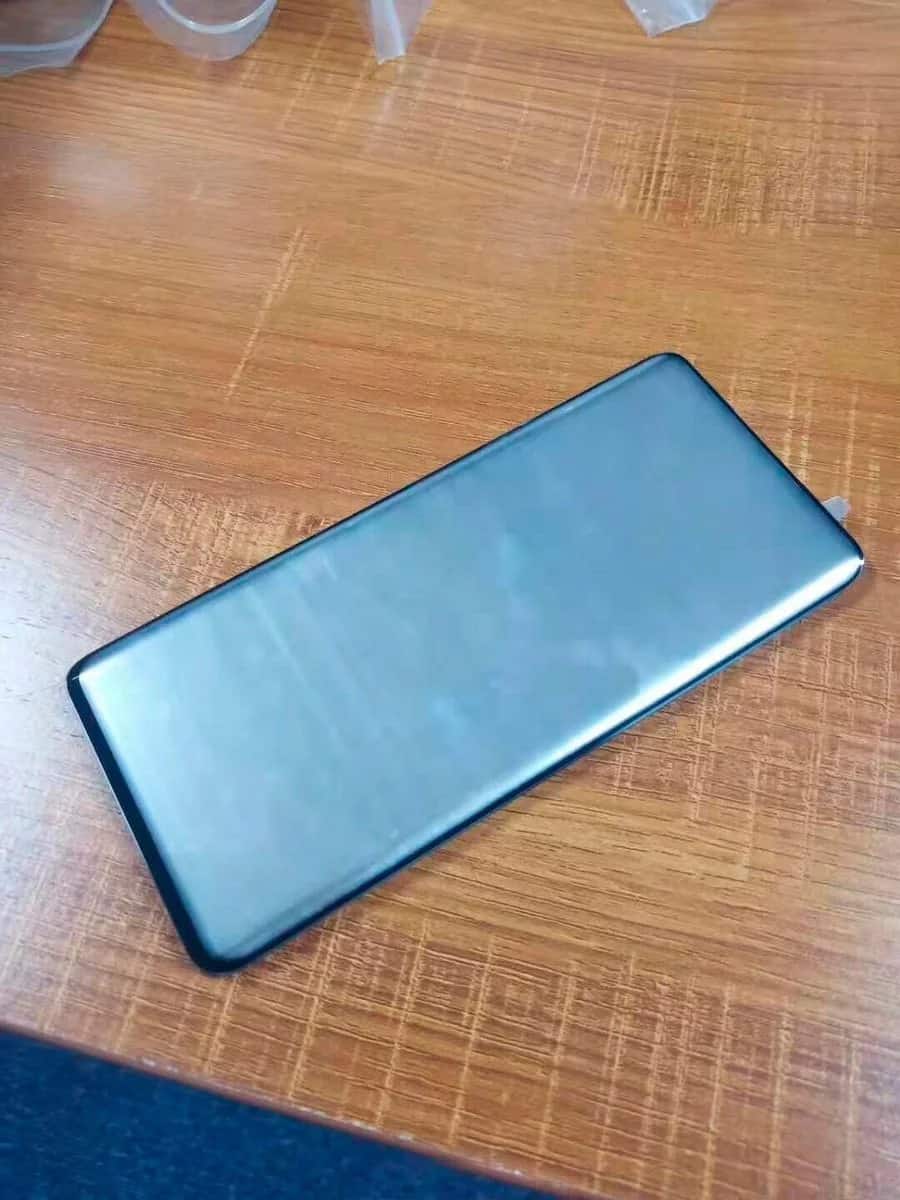 Xiaomi Mi Mix 4: Det finns inga hål här eller linser med linser! 1