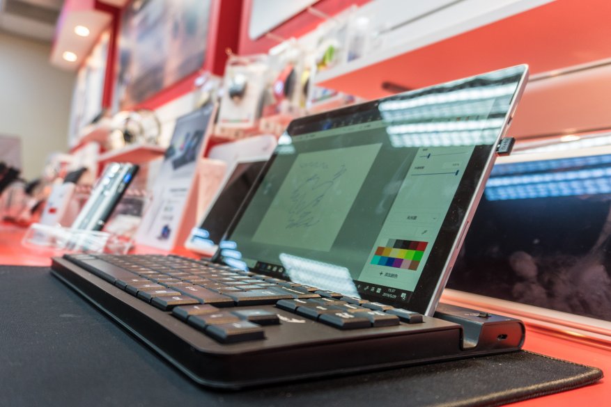Genius di Computex 2019: banyak keyboard (termasuk smart dan gaming), stylus dan akustik serbaguna 3