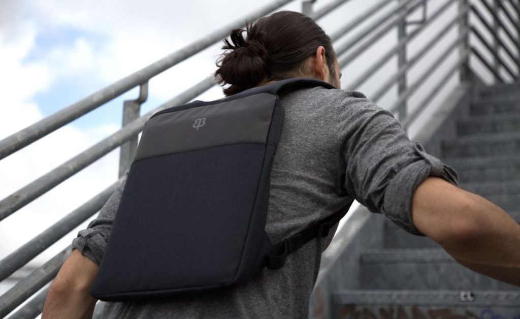 9 tas Laptop untuk melindungi semua barang di perjalanan Anda 2