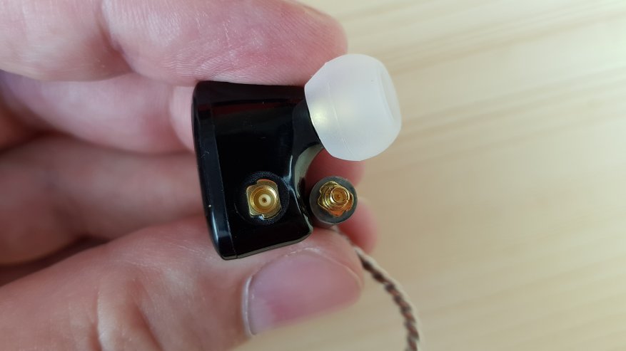 KB Ear Opal: ulasan tentang headphone dinamis 11