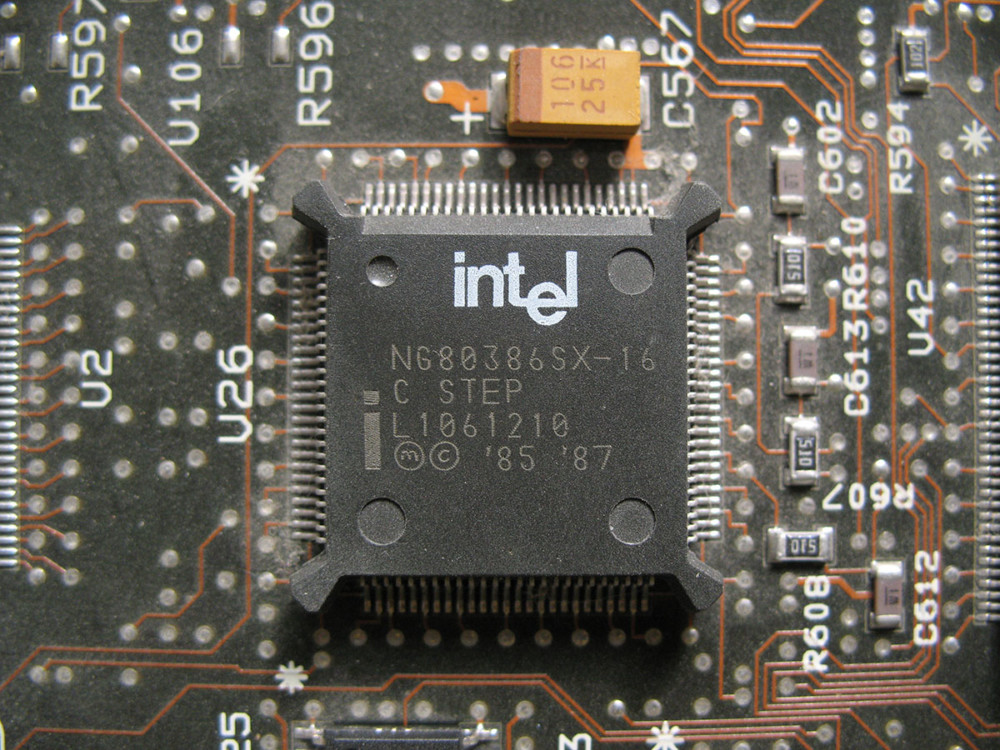 Shock komputer lama, atau bagaimana Intel memperkenalkan komputer pribadi ke atap jerami 1