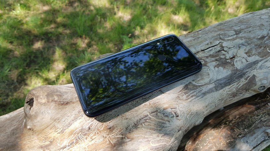 Ulasan Xiaomi Redmi 7: smartphone populer dalam interpretasi baru 12