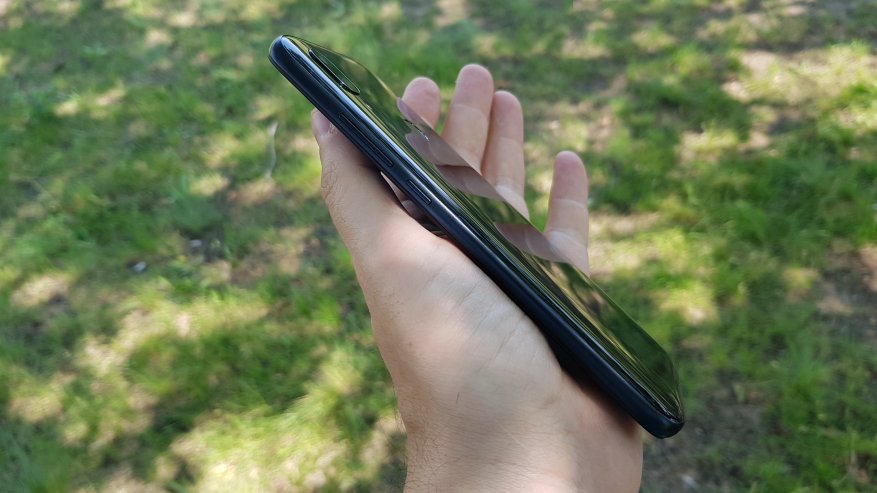 Ulasan Xiaomi Redmi 7: smartphone populer dalam interpretasi baru 20