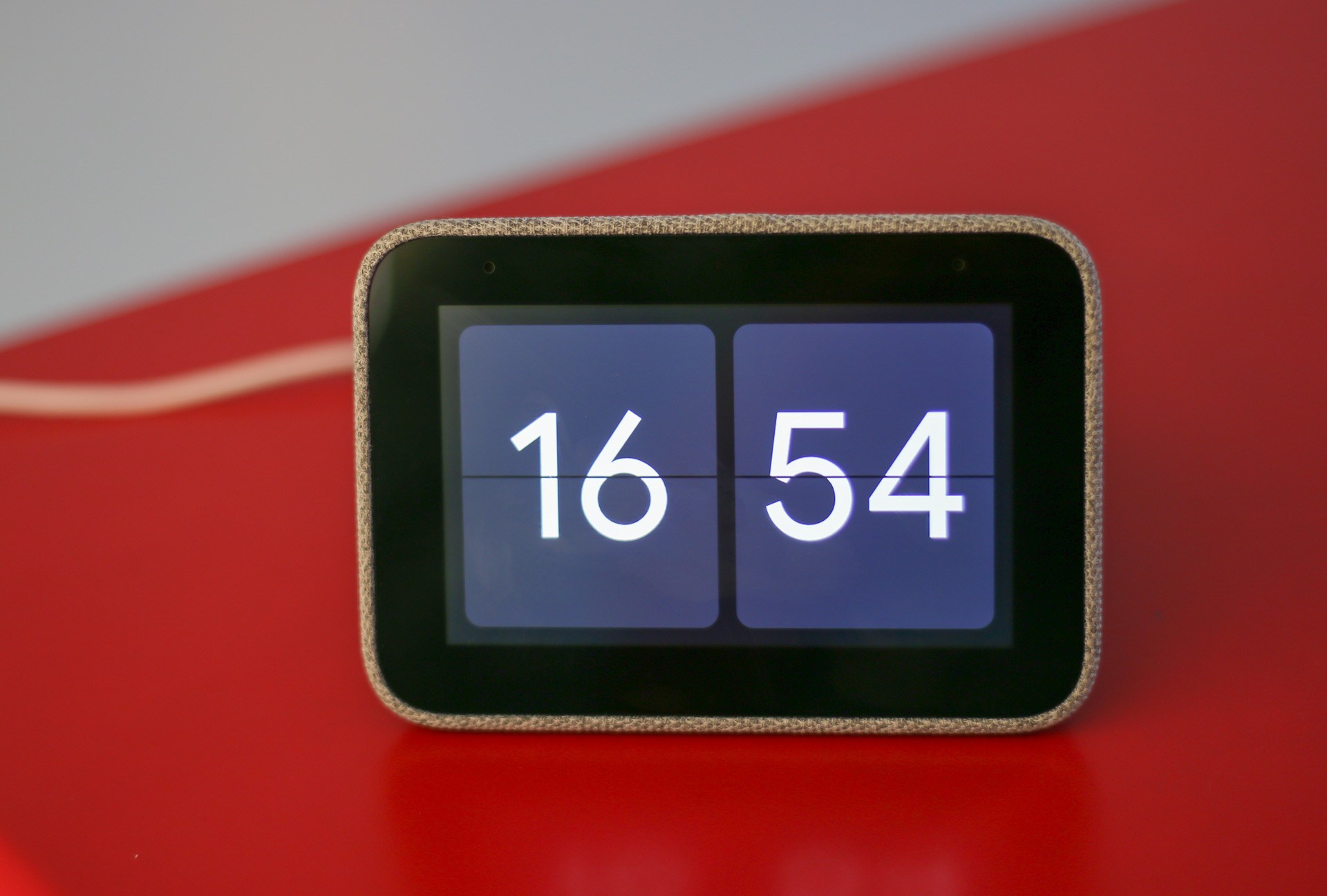 Lenovo Smart Clock Review: Sederhana, tetapi ramping
