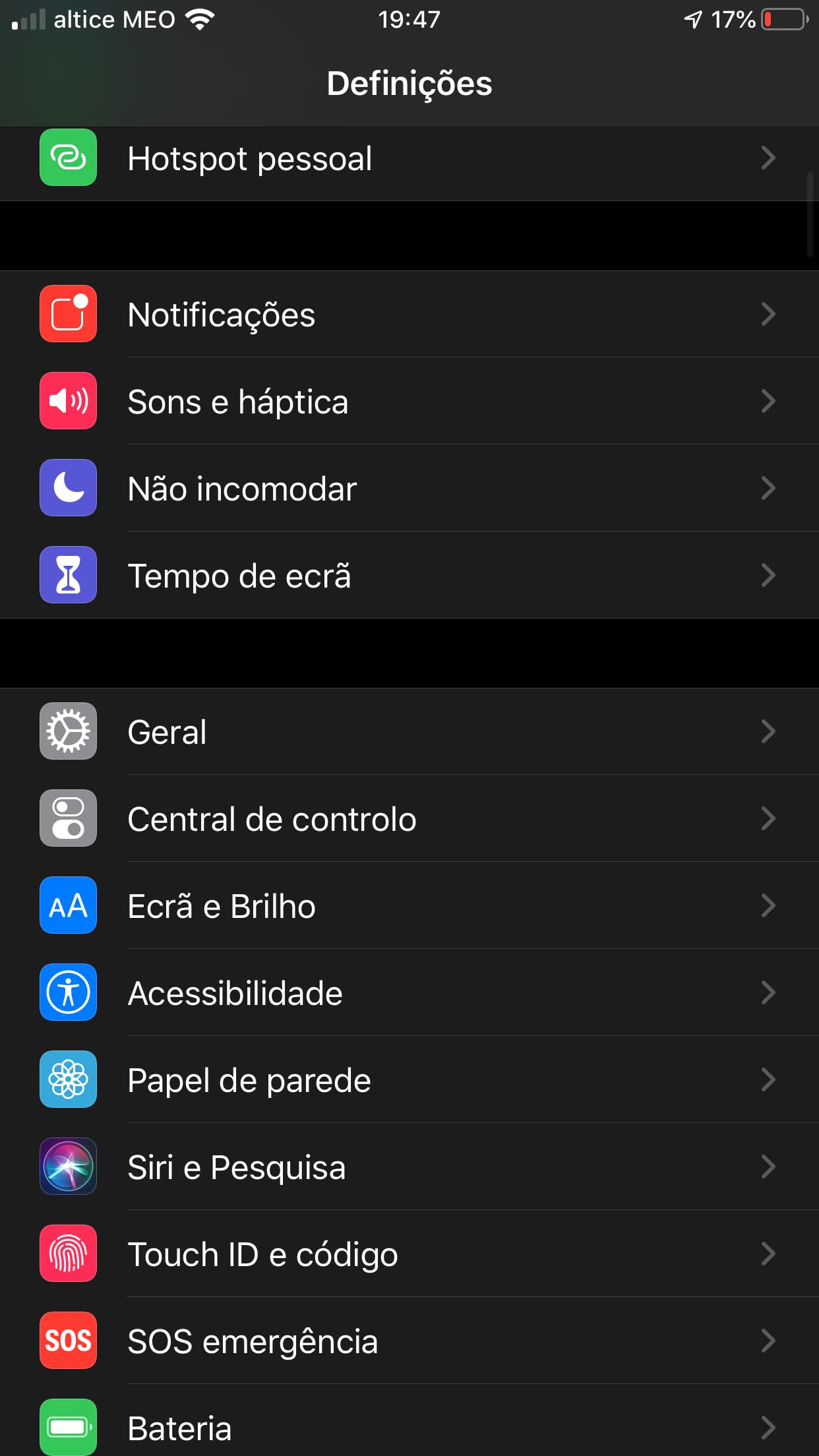 iOS 13: Spara batteri på din iPhone!  Aktivera mörkt läge 2