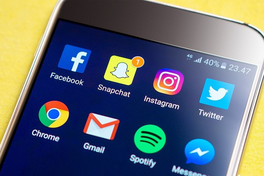 Tuduhan cepat Facebook menekan 'influencer' dari Instagram dengan menghapus verifikasi jika mereka menyebutkan Snapchat