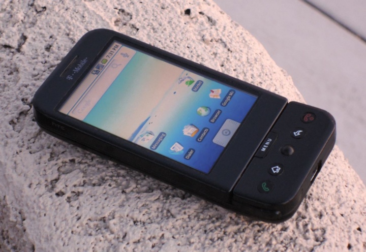 Smartphone Android pertama diluncurkan 11 tahun lalu