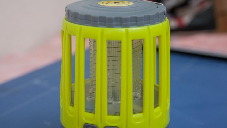 Lampu dari nyamuk, bagian 2: Utorch - ia adalah lampu berkemah dengan baterai 18650/21700 7