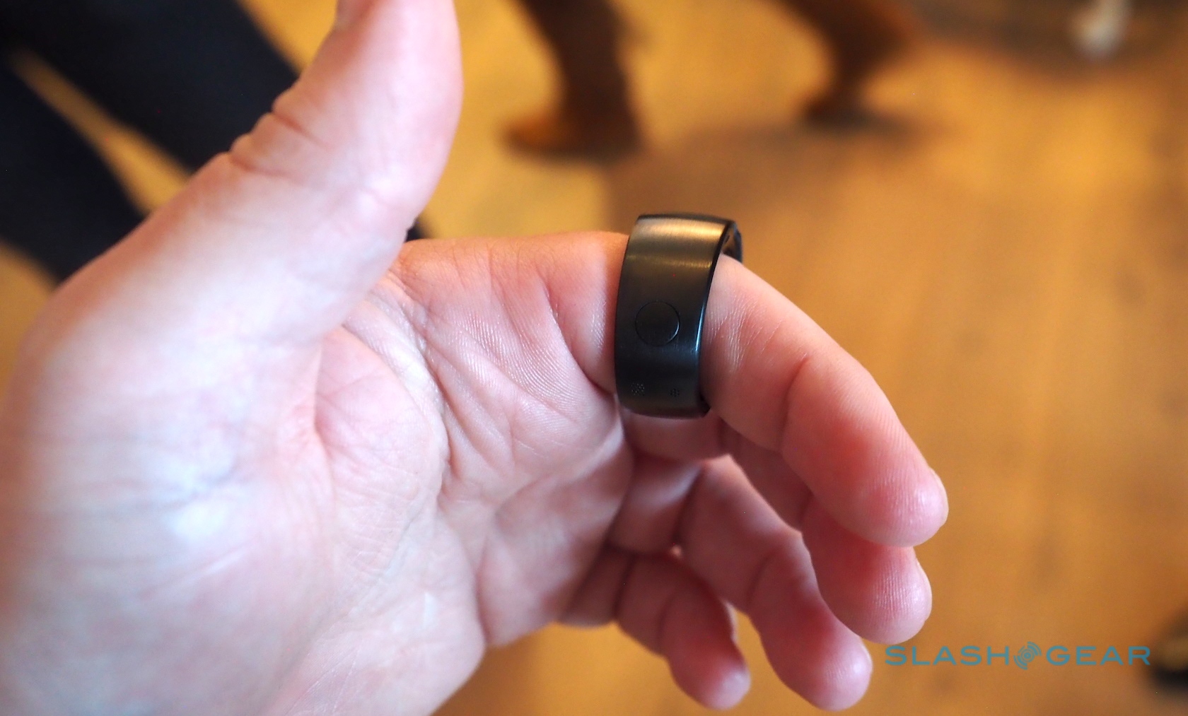 Amazon Echo Loop langsung: Alexa di ujung jari Anda (secara harfiah) 2