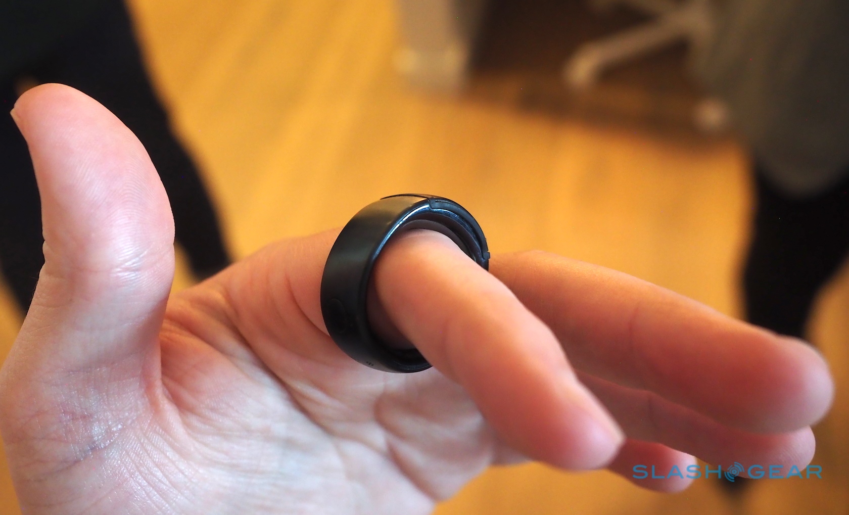 Amazon Echo Loop langsung: Alexa di ujung jari Anda (secara harfiah) 3