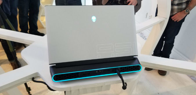 Alienware Area-51m Adalah Laptop Pertama di Dunia dengan Grafik yang Dapat Diupgrade