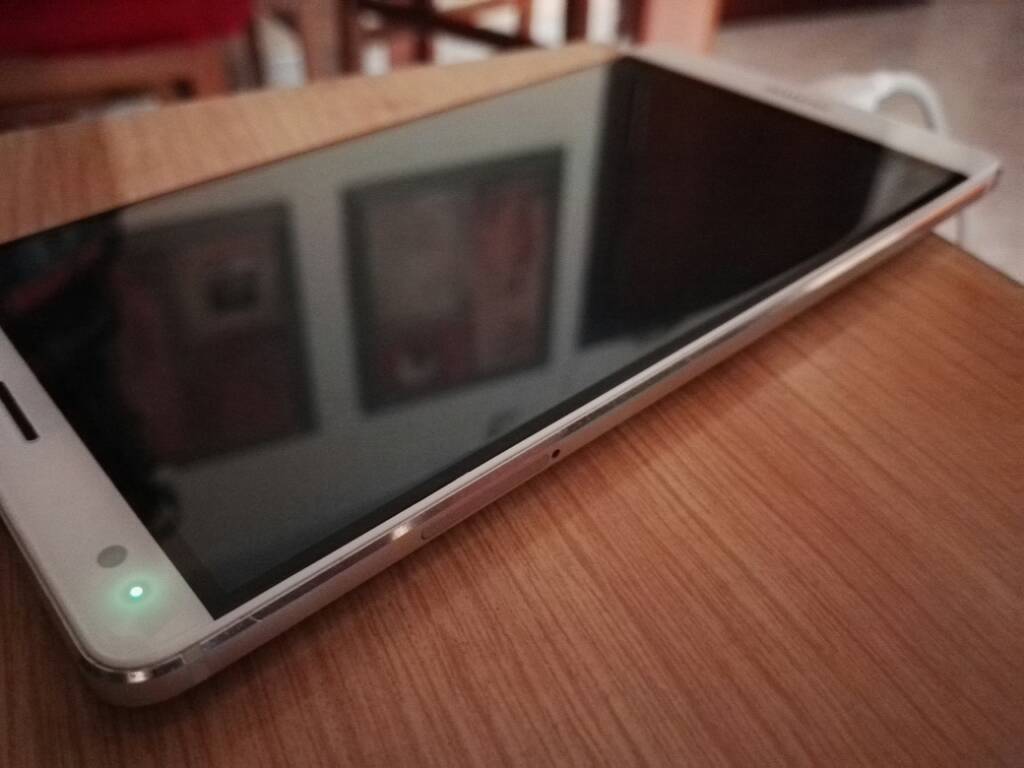 Hur aktiverar jag Huawei P8 Lite LED-avisering? 2