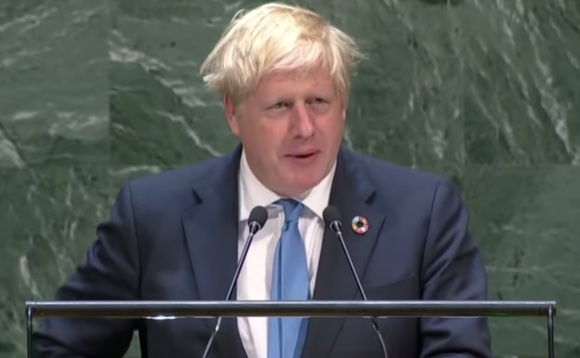 Boris Johnson memperingatkan 'Terminators bermata merah jambu' dan 'ayam tanpa badan' dalam pidato PBB yang mengoceh