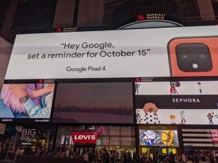 Google Pixel 4 ditampilkan dalam warna Oh So Orange