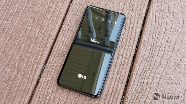 LG V50 ThinQ tanpa kotak dan tayangan pertama: 5G ada di sini
