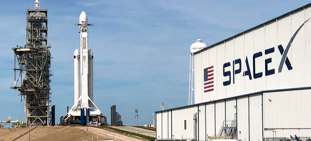SpaceX fará o segundo lançamento do Falcon Heavy hoje