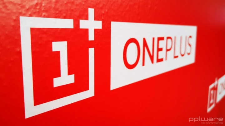 OnePlus 7T OnePlus 7T Pro smartphone skärmspecifikationer