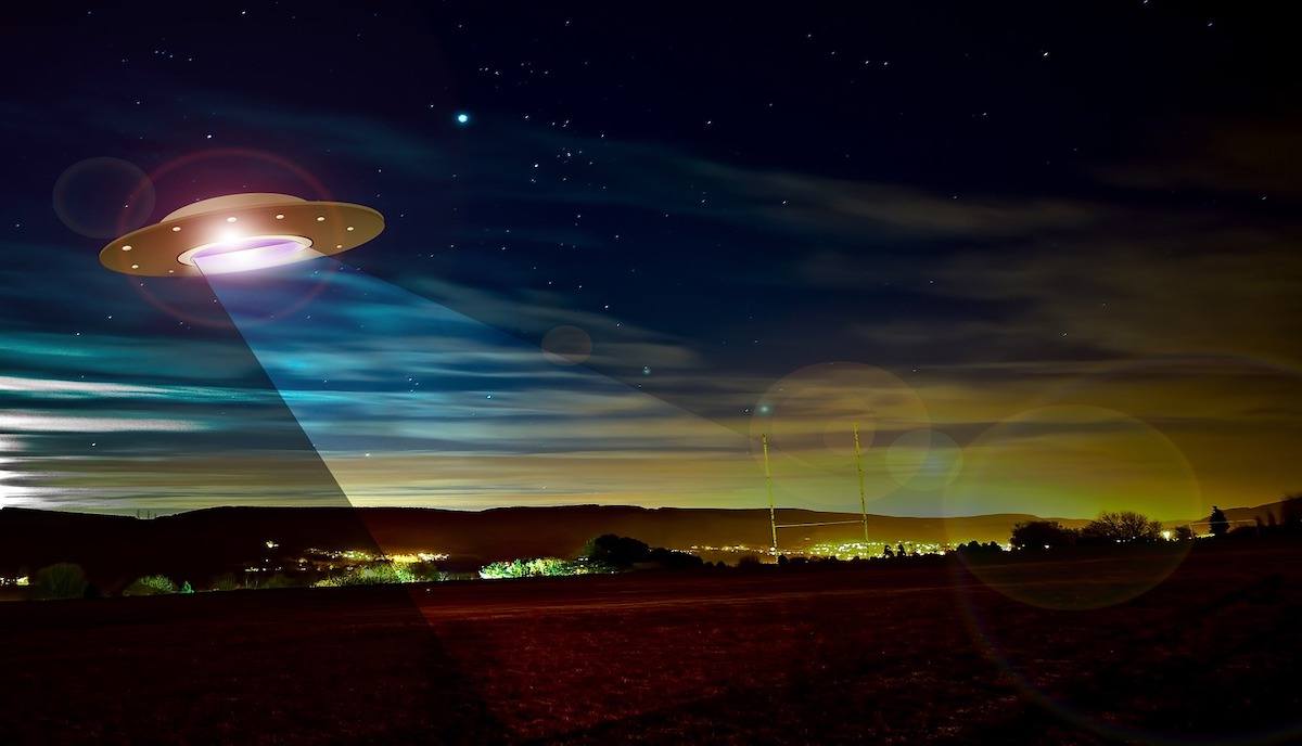 US Navy Confirms: The Dugaan "UFO" Video Adalah Nyata 1
