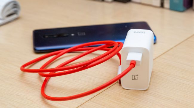 - ▷ OnePlus 7T-serien kommer att släppa en snabbladdning Warp Charge 30T »- 1