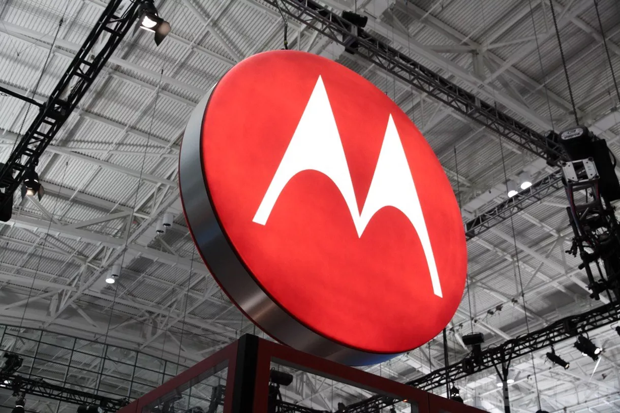 Motorola Edge +: unggulan dengan harga lebih terjangkau?