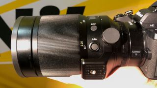 Nikon Nikkor Z 58mm f / 0,95 S Noct - funktionstangenter och stativkrage