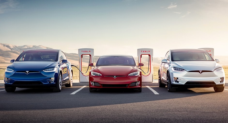 Elon Musk mengatakan "tidak banyak yang hilang" untuk Tesla Model S untuk mencapai 640 km otonomi