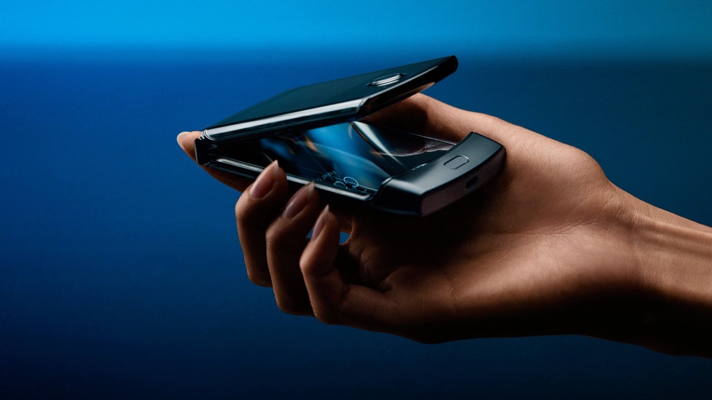 Motorola RAZR menggabungkan inovasi dan nostalgia dalam satu Smartphone