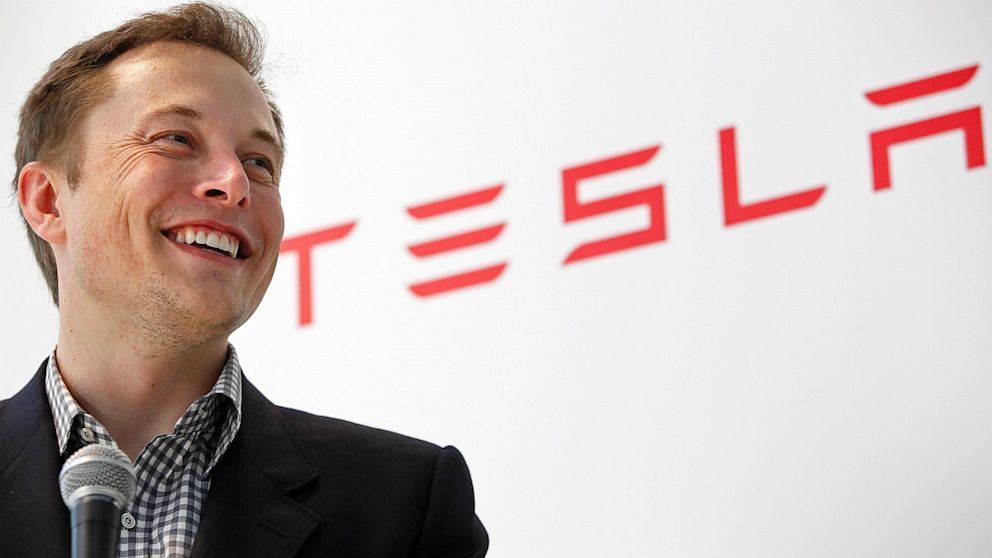 CEO Tesla, Elon Musk, baru saja merilis Track EDM pertamanya di SoundCloud