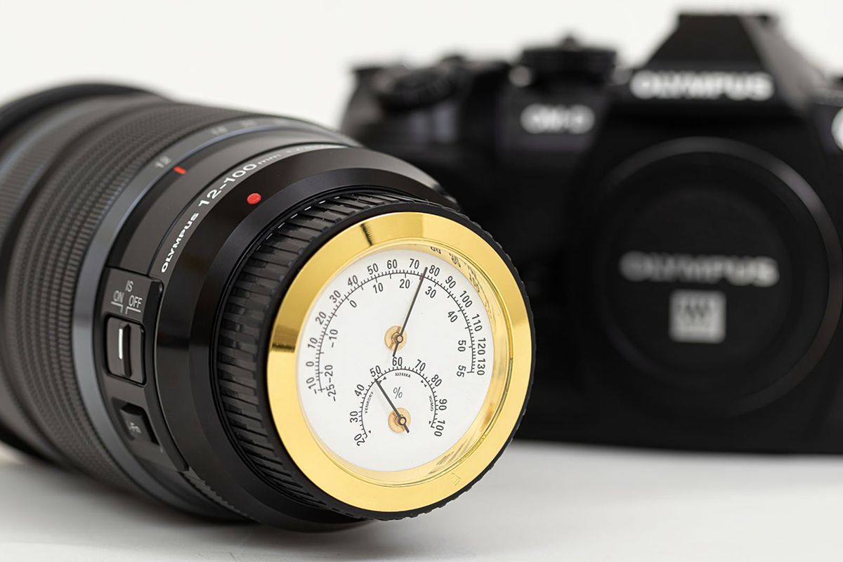 Tutup Lensa Kamera Ini Hadir Dengan Alat Pengukur Suhu Dan Kelembaban Built-In