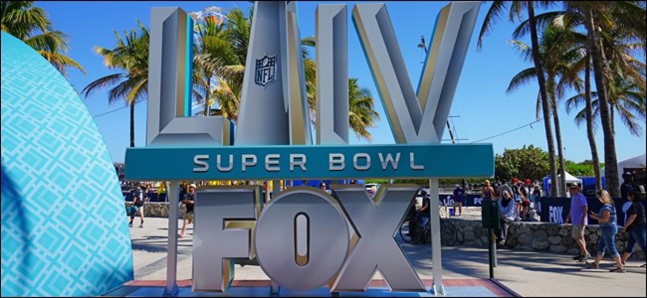 Cara Menyaksikan Iklan Super Bowl 2020 dan Pertunjukan Halftime