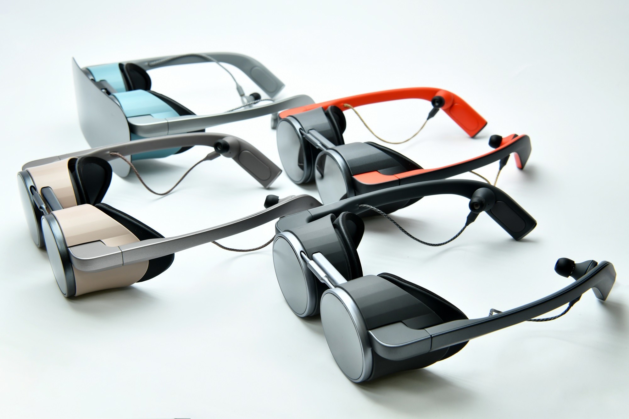 Panasonic meluncurkan kacamata virtual reality gaya penerbang