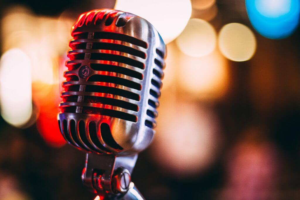 7 Aplikasi  Karaoke Gratis untuk  Bernyanyi Tanpa Henti di  