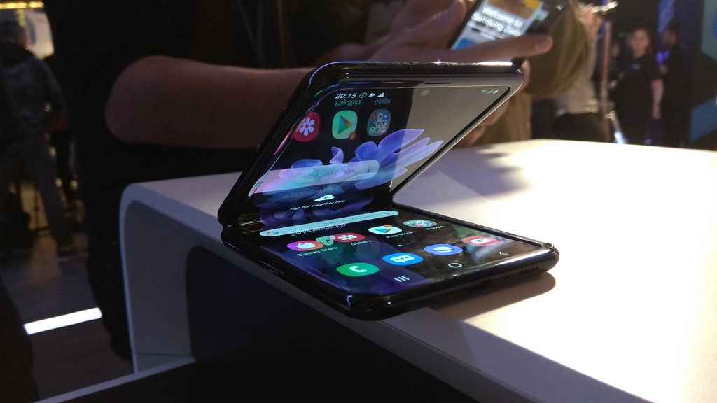 Baru Galaxy Z Flip: ini adalah lipatan ultra-kompak Samsung 4