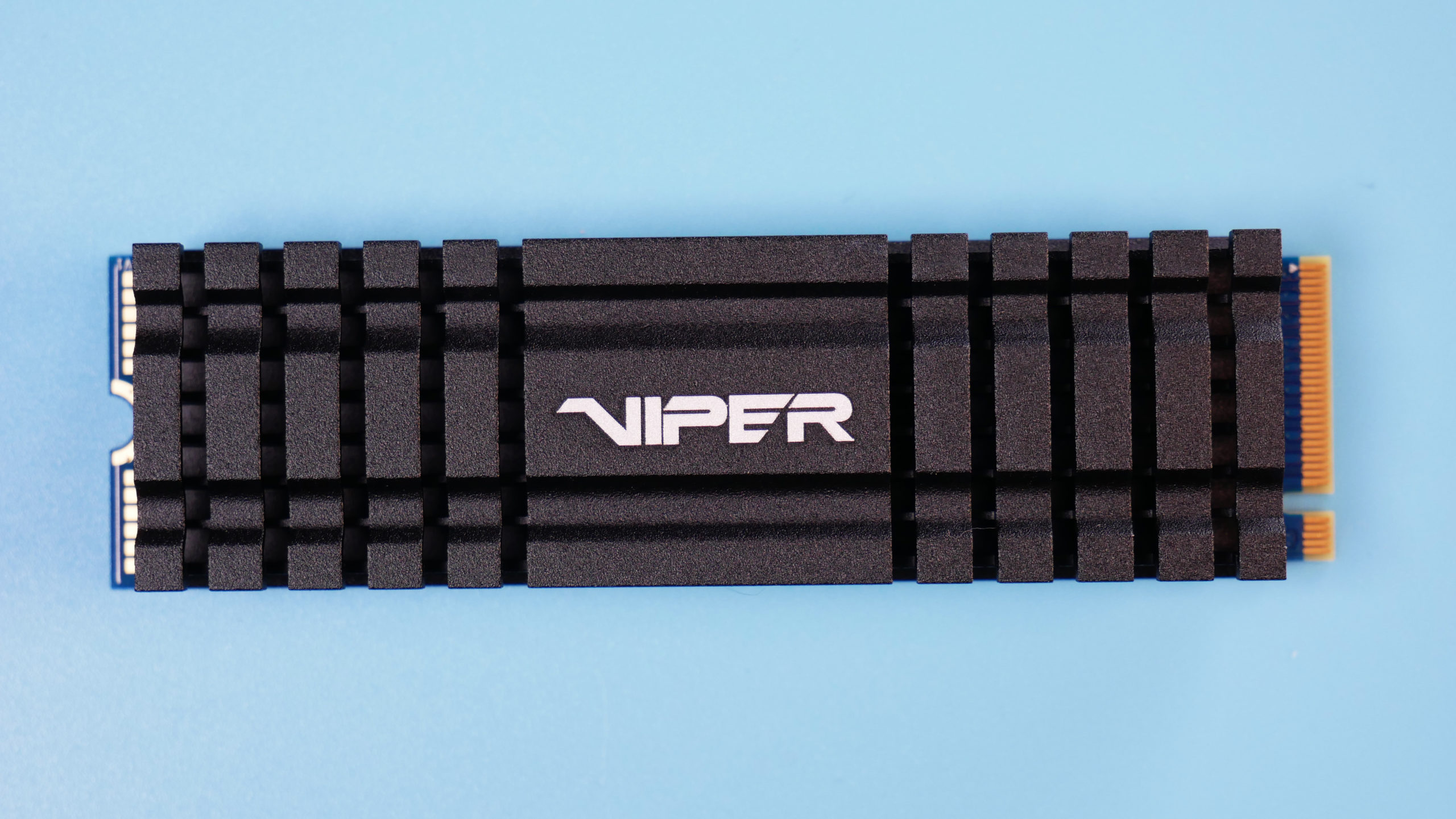 Ikhtisar NVMe M.2 SSD Viper VPN100 256 GB