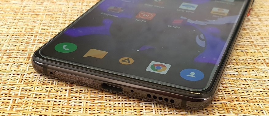 Smartphone teratas Xiaomi: memenuhi flagship anggaran Mi 9T 10