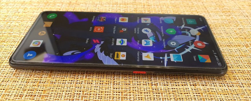 Smartphone teratas Xiaomi: memenuhi flagship anggaran Mi 9T 11