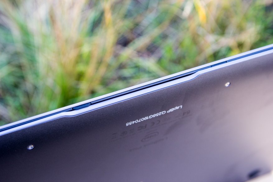 Ulasan filistin Chuwi LapBook Plus: ultrabook mid-budget dengan layar 4K 24