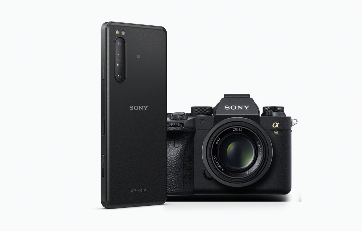 Sony Xperia Pro-telefonen fungerar också som ett 5G-sändningssystem och 3 kameraskärm