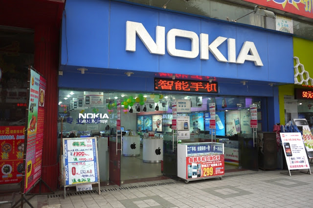 Bagian depan Nokia 9 PureView muncul dalam gambar nyata yang difilter